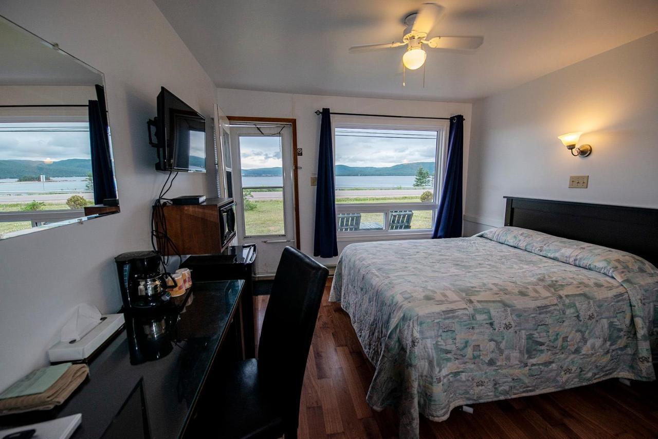 Sea Breeze Motel Ингониш Екстериор снимка