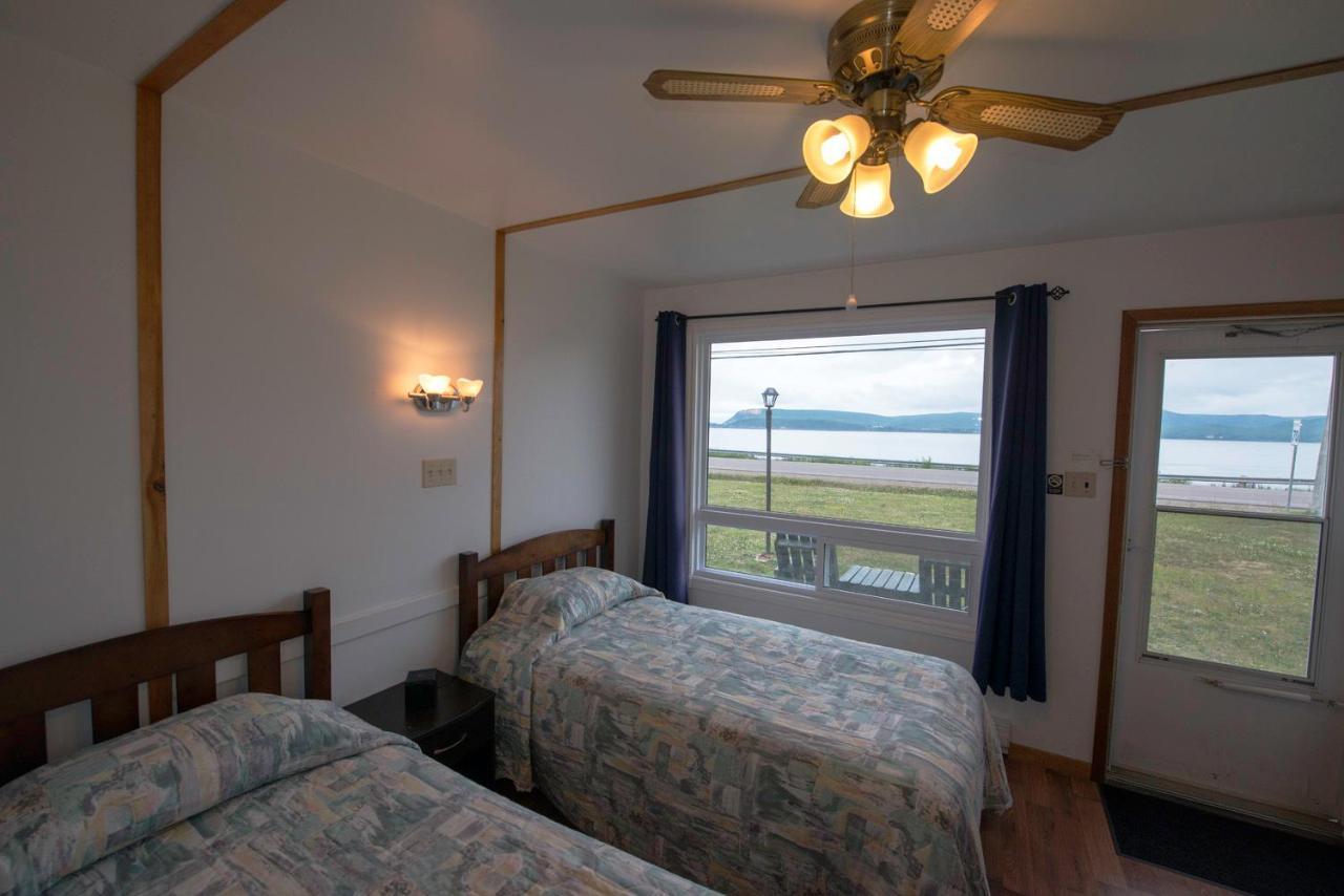 Sea Breeze Motel Ингониш Екстериор снимка