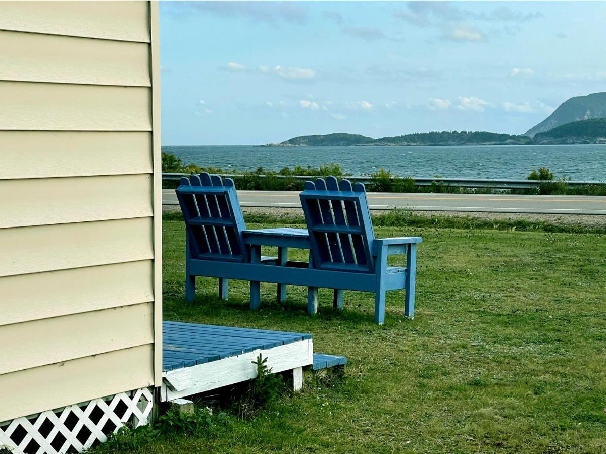 Sea Breeze Motel Ингониш Екстериор снимка